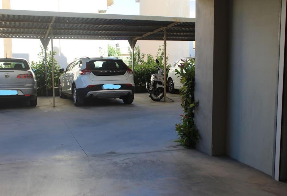 Maria'S Airport Apartment Koropi Exterior foto